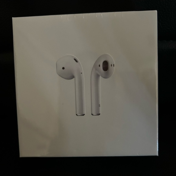 AirPods Wireless 🛜 Charging Case 🍎 - Picture 3 of 10